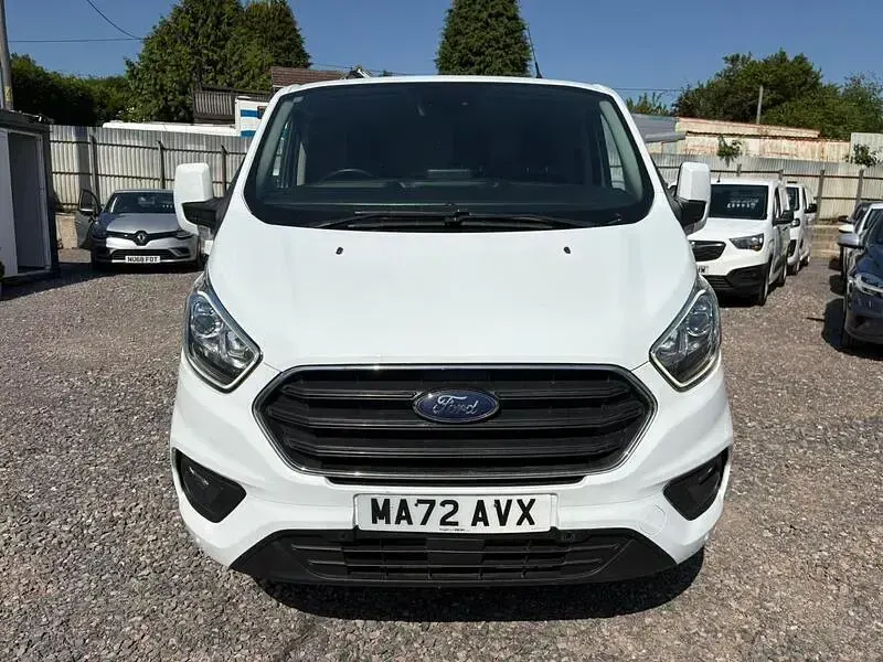 Used Ford Transit Custom Limited 130 HP (95 kW) 2022 White Van