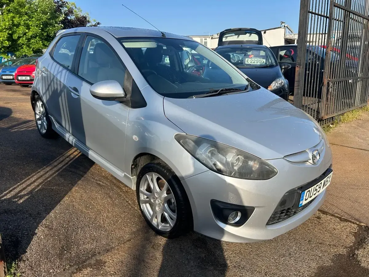 Used Mazda 2 Inclusive 103 HP (75 kW) 2009 Silver Hatchback