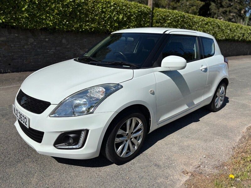 White Used 2014 Suzuki Swift SZ3 Hatchback | £3,995 (Fair price) - Image 1/4