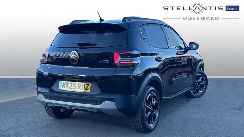 Used Citroën e-C3 81 kW (111 HP) 2025 Black Hatchback
