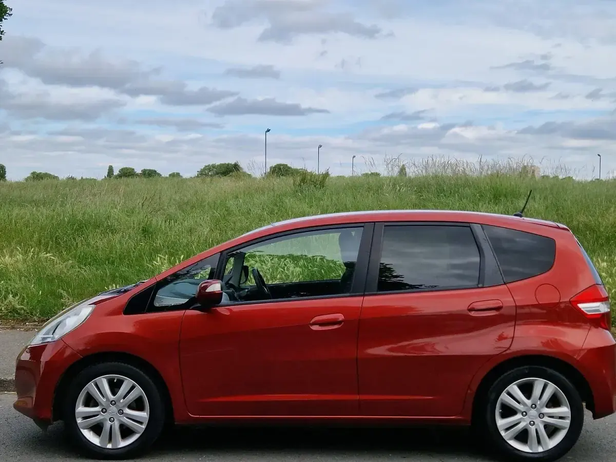 Used Honda Jazz ES 2015 Red Hatchback