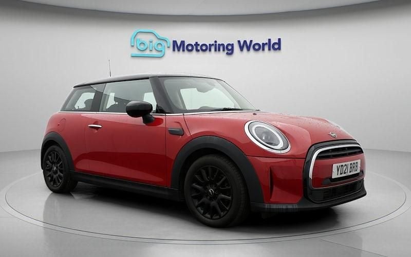 Used Mini Cooper Classic 136 HP (100 kW) 2021 Red Hatchback