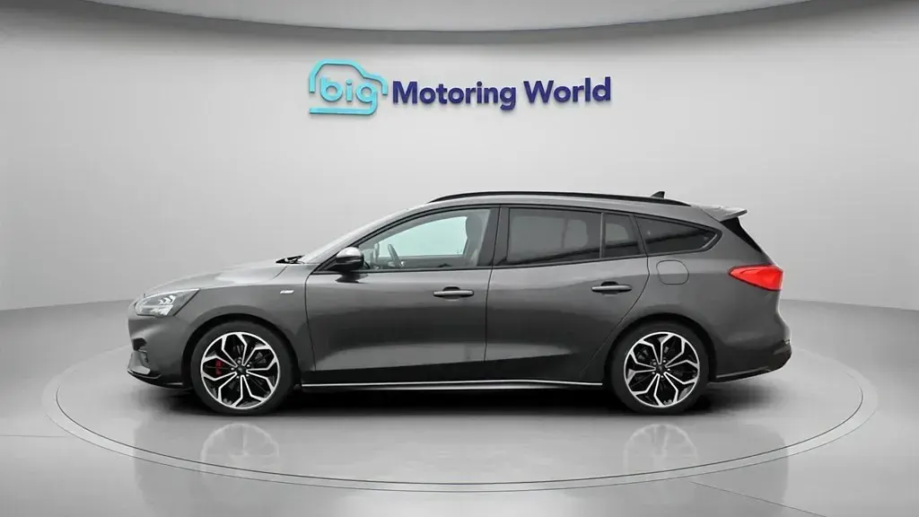 Używany Ford Focus ST-Line X 120 KM (88 kW) 2021 Szary Kombi