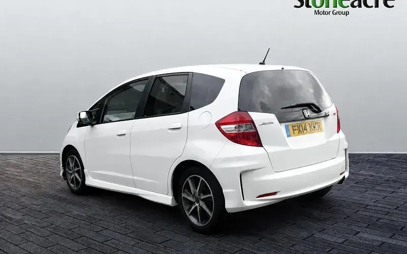 Used Honda Jazz SI 99 HP (72 kW) 2015 White Hatchback