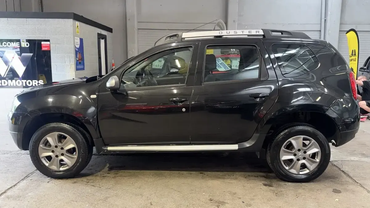 Used Dacia Duster Lauréate 110 HP (80 kW) 2016 Black SUV