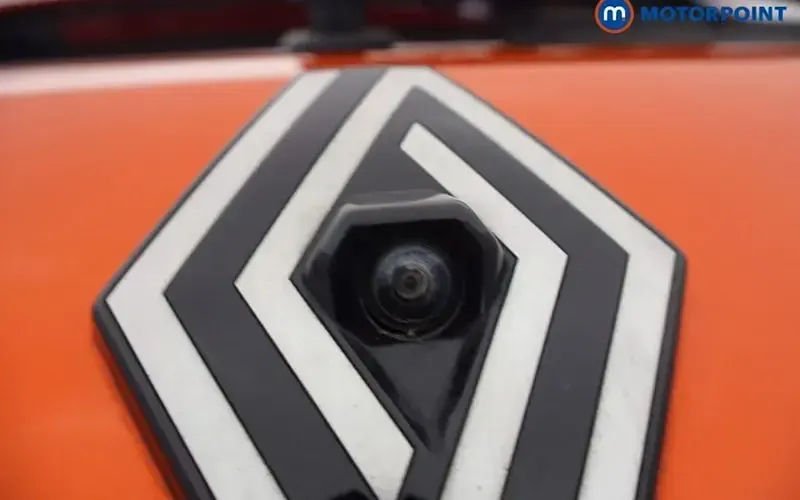 Used Renault Clio Techno 90 HP (66 kW) 2024 Orange Hatchback