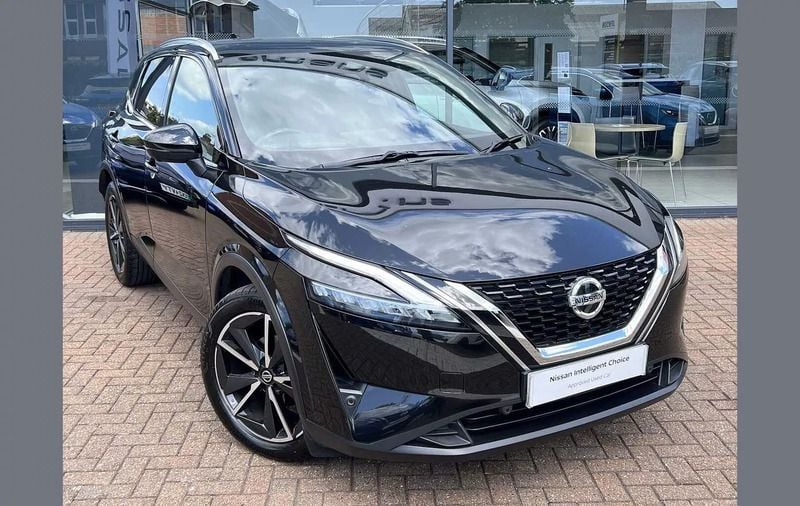 Black Used 2022 Nissan Qashqai Tekna SUV | £22,999 (A bit pricey) - Image 1/3