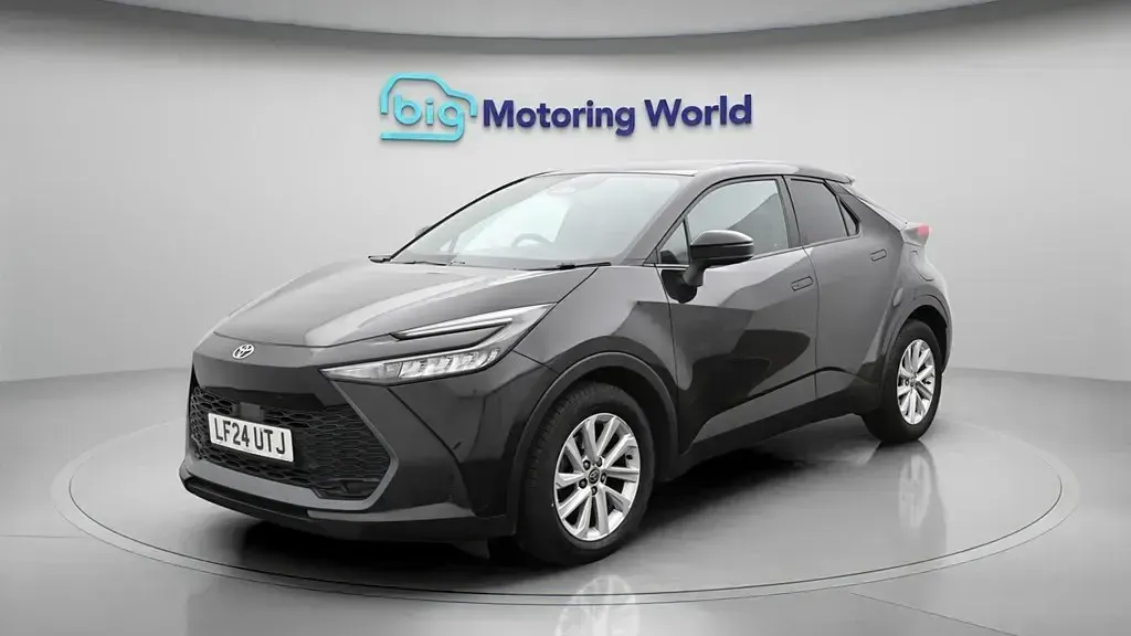 Second-hand Toyota C-HR 140 CP (102 kW) 2024 Negru SUV