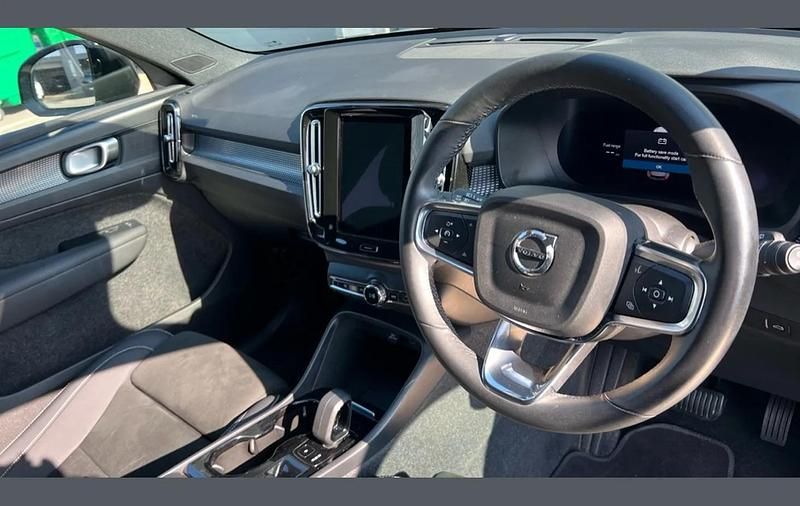 Used Volvo XC40 Plus 161 HP (118 kW) 2022 Grey SUV