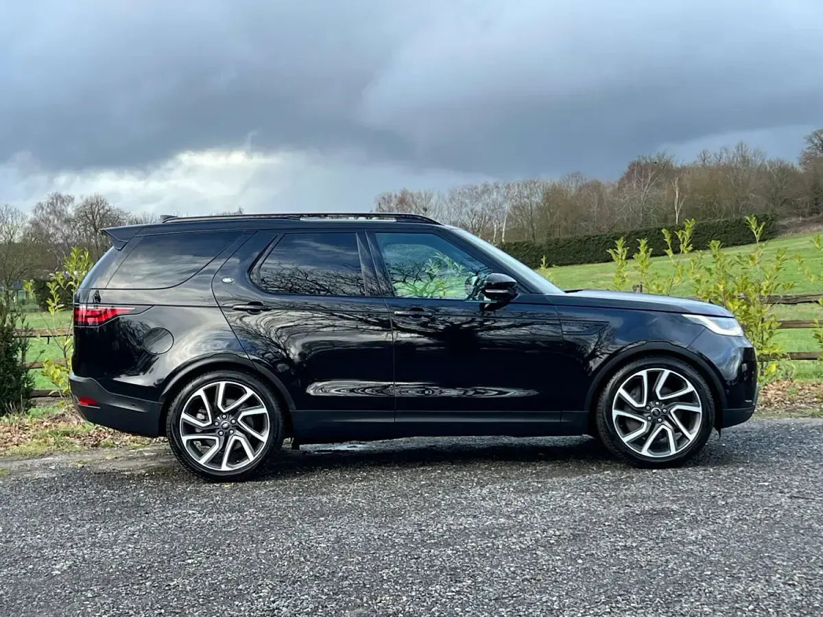 Used Land Rover Discovery SE 2024 Black SUV