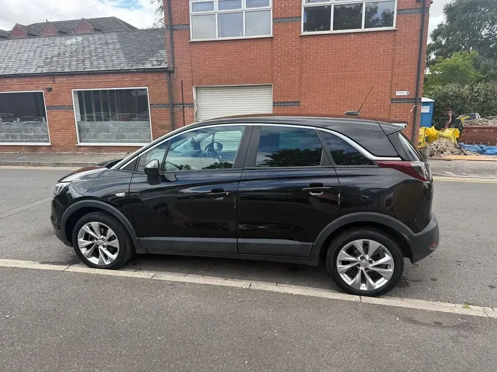 Used Vauxhall Crossland X S 130 HP (95 kW) 2019 Black SUV