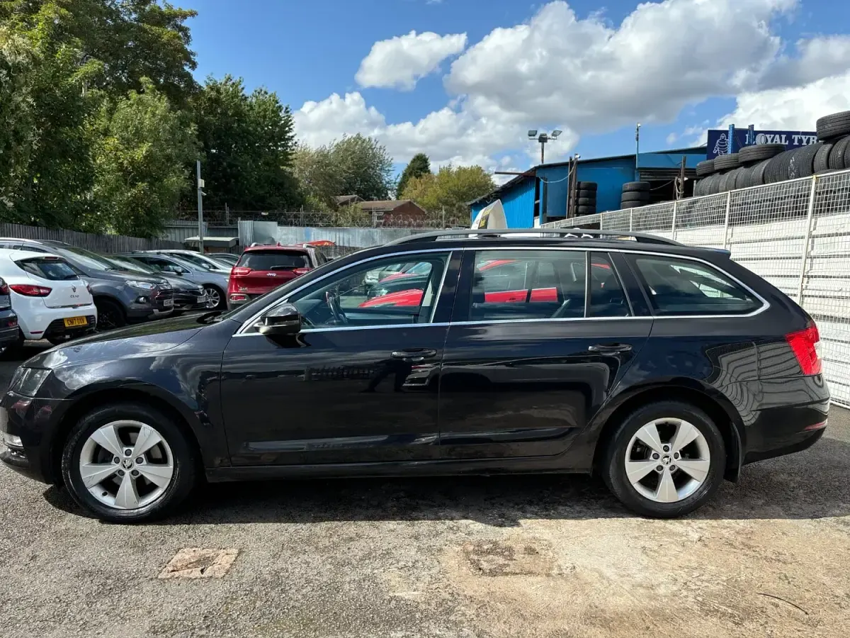 Used Skoda Octavia SE Technology 150 HP (110 kW) 2017 Black Estate