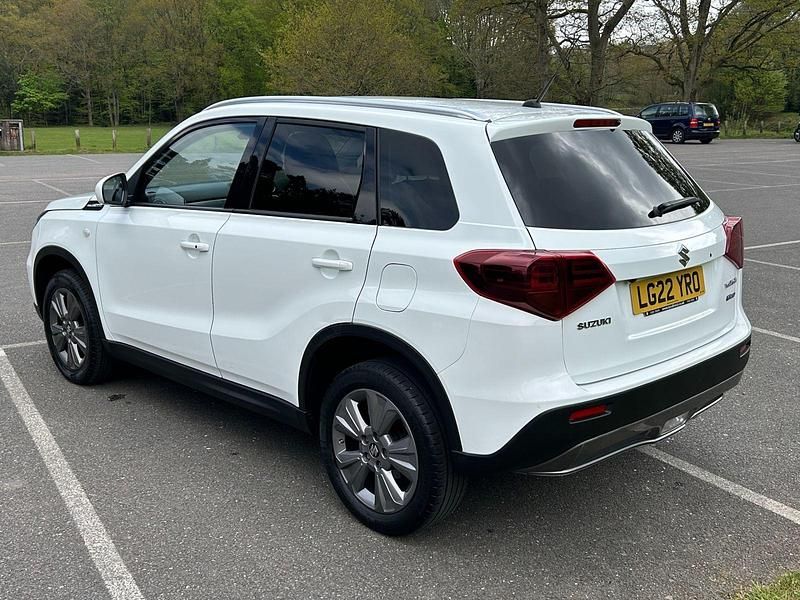 Gebraucht Suzuki Vitara SZ-T 129 PS (94 kW) 2022 Weiß SUV