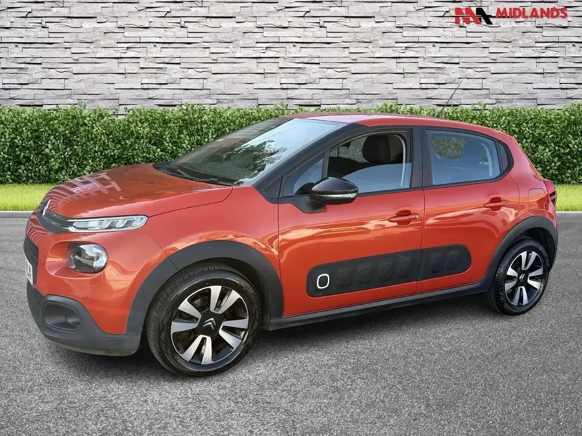 Begagnad Citroën C3 Feel 110 HK (80 kW) 2017 Orange Halvkombi