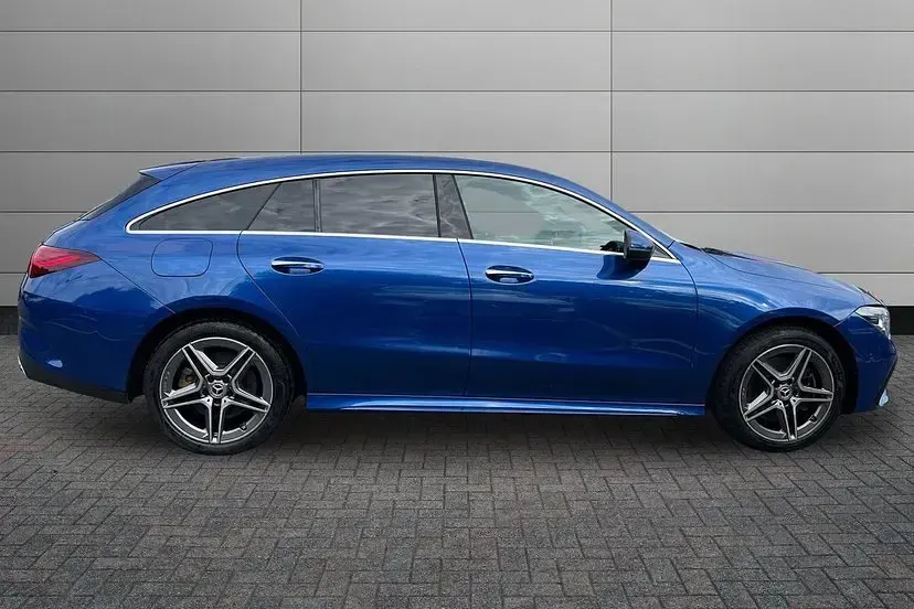 Used Mercedes E250 Executive 215 HP (158 kW) 2025 Blue Estate