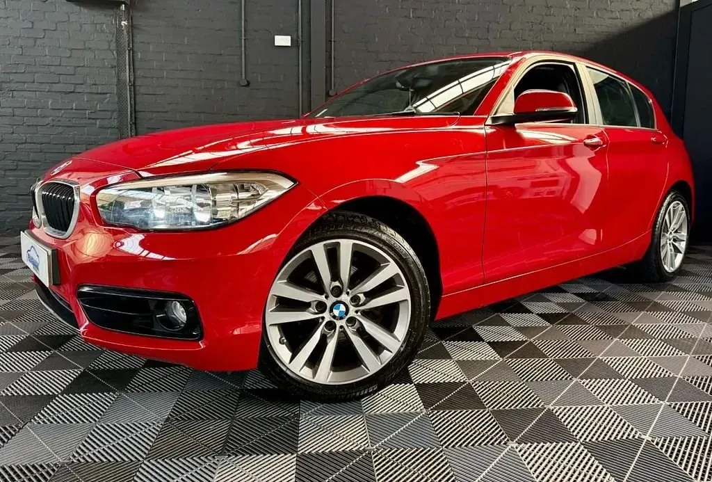 Używany BMW 118 Sport Line 150 KM (110 kW) 2017 Czerwony Hatchback