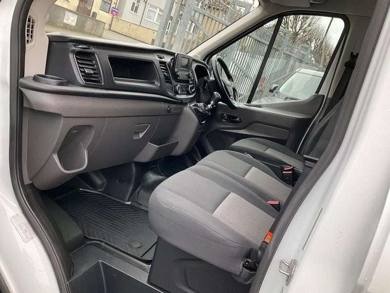 Used Ford Transit 105 HP (77 kW) 2021 White Van