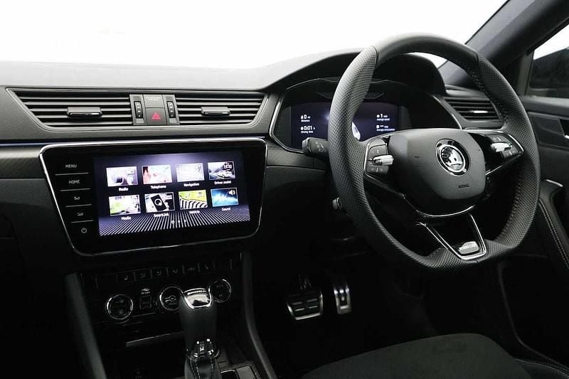 Used Skoda Superb SportlinePlus 187 HP (137 kW) 2023 Graphite grey metallic Hatchback