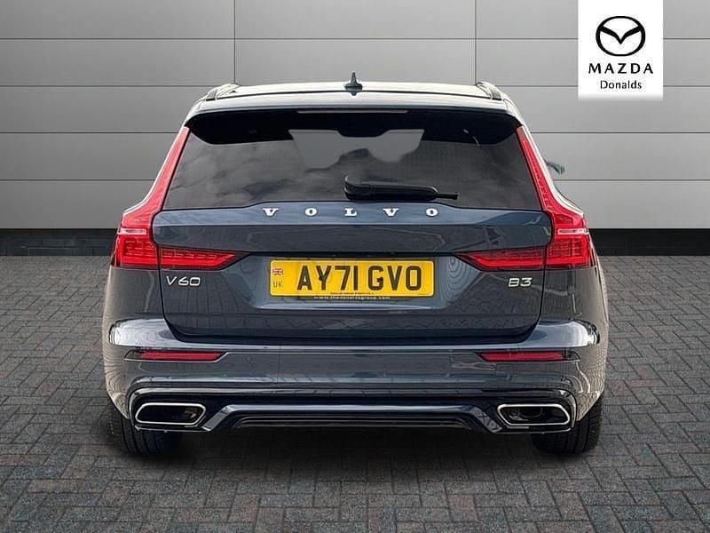 Usado Volvo V60 R-Design 161 CV (118 kW) 2021 Azul Familiar