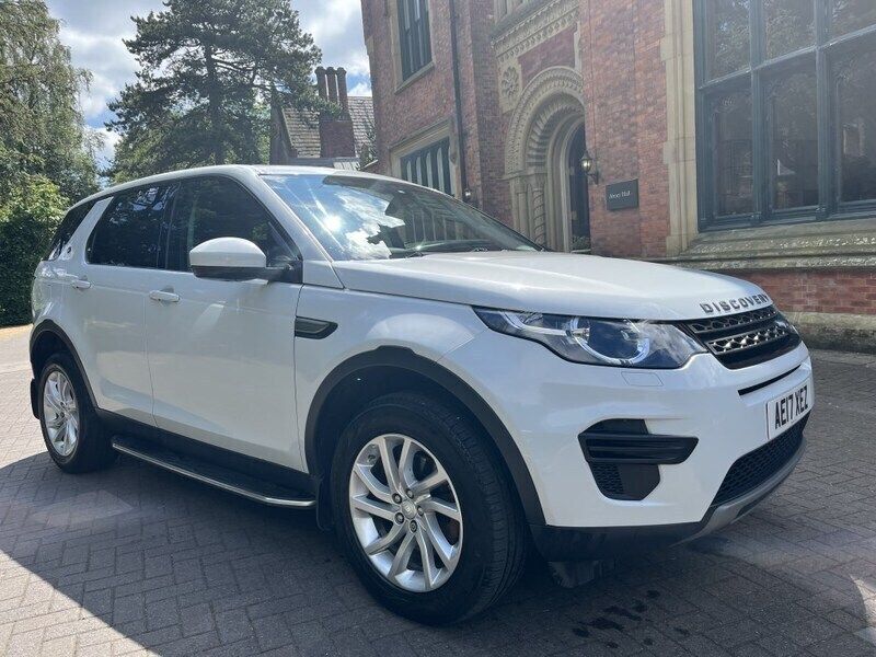 White Used 2017 Land Rover Discovery Sport SE SUV | £14,432 (Good price) - Image 1/4