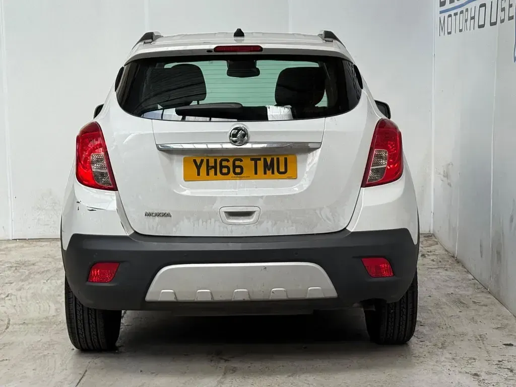 Used Vauxhall Mokka S 115 HP (84 kW) 2016 White SUV
