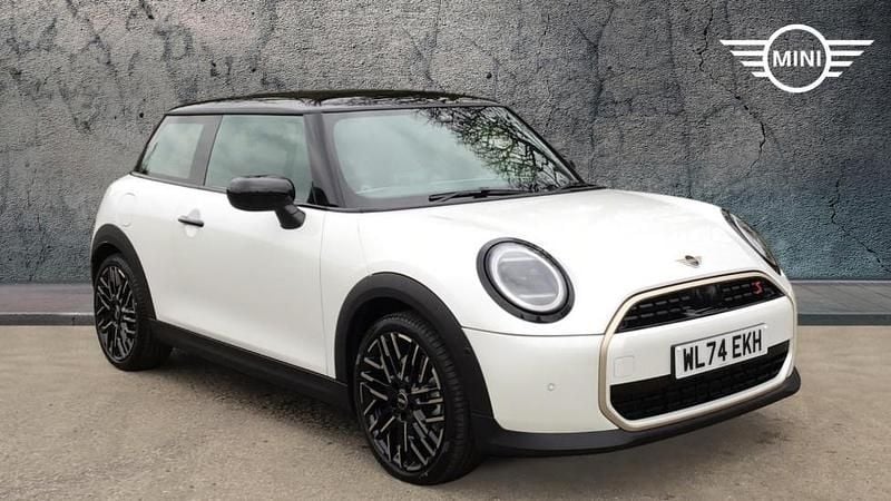 White Used 2025 Mini Cooper S Hatch Hatchback | £26,750 (Fair price) - Image 1/4