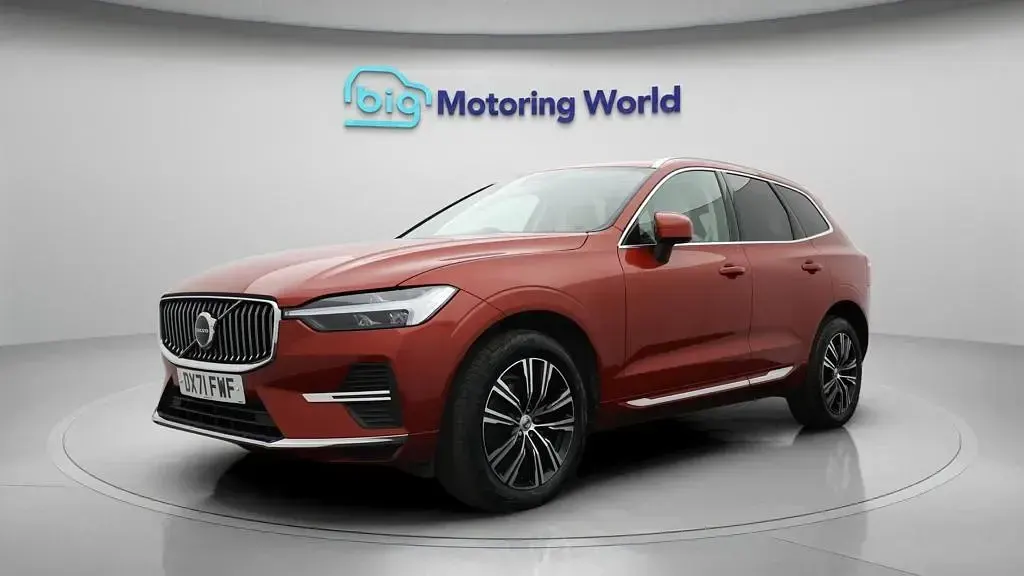 Used Volvo XC60 Inscription 250 HP (183 kW) 2021 Red SUV
