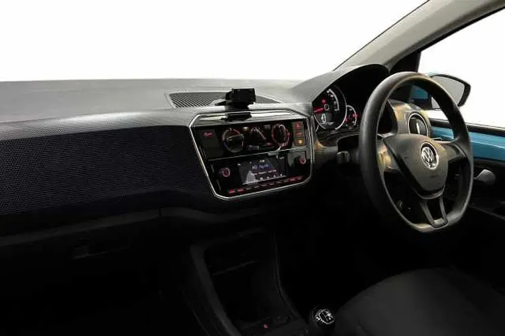 Used VW up! 65 HP (47 kW) 2022 Hatchback