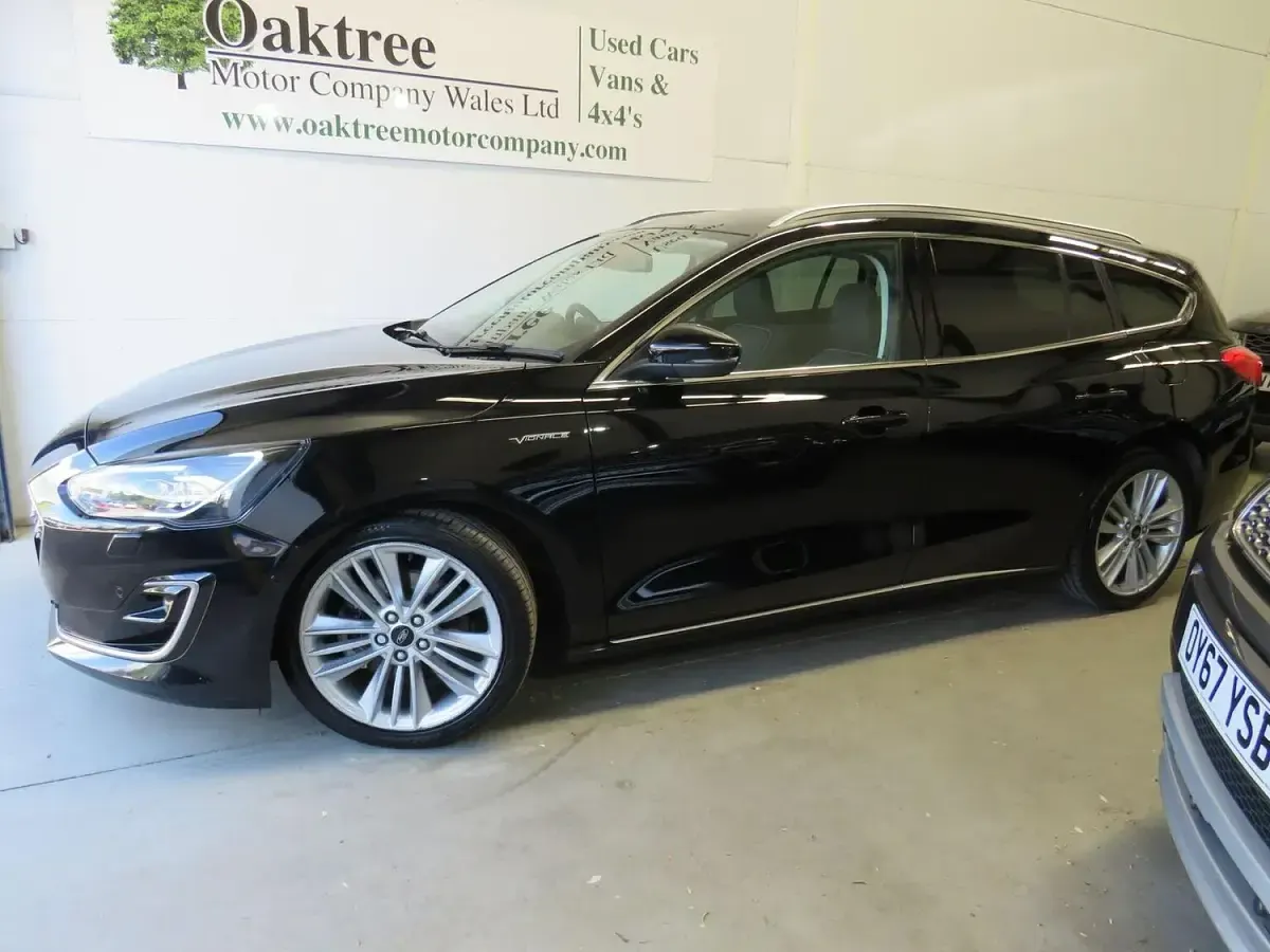 Used Ford Focus Vignale 150 HP (110 kW) 2019 Black Estate