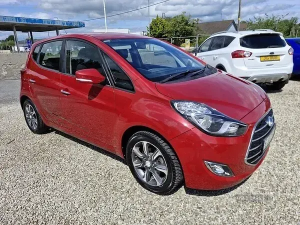 Used Hyundai ix20 SE 115 HP (84 kW) 2017 Red Hatchback
