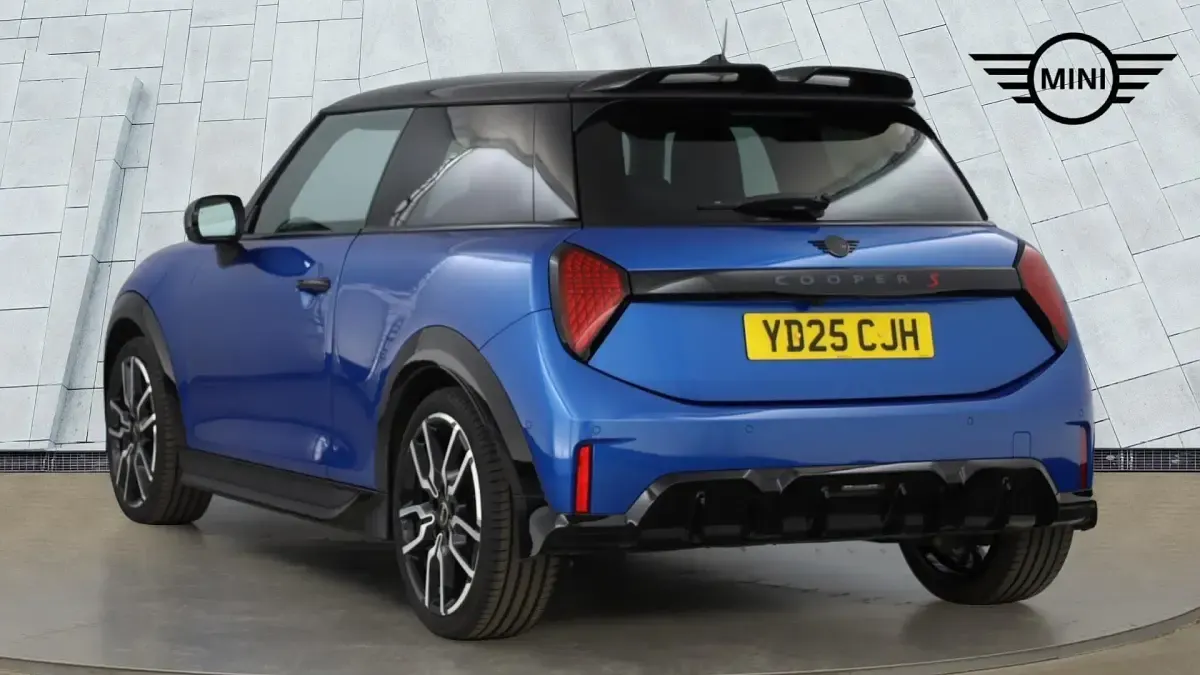 Usado Mini Cooper S Hatch 201 HP (147 kW) 2025 Azul Citadino