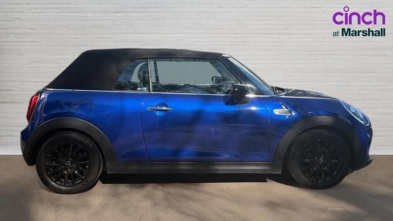 Usado Mini Cooper Classic 136 HP (100 kW) 2019 Azul Citadino