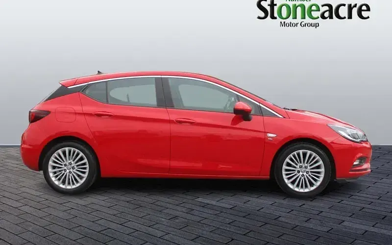 Used Vauxhall Astra Elite 150 HP (110 kW) 2019 Red Hatchback