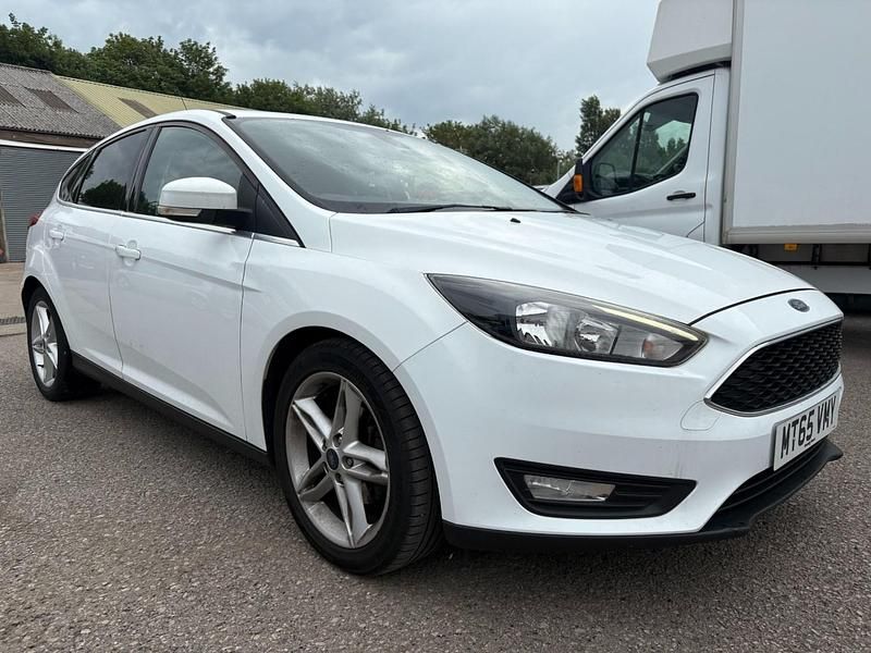 White Used 2015 Ford Focus Zetec Hatchback | £3,950 (Good price) - Image 1/4