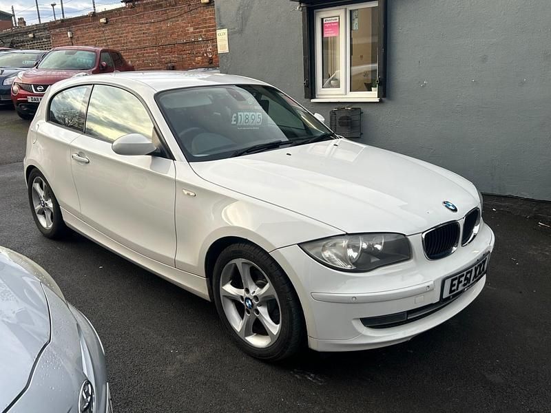 Used BMW 116 Sport Line 2009 White Hatchback