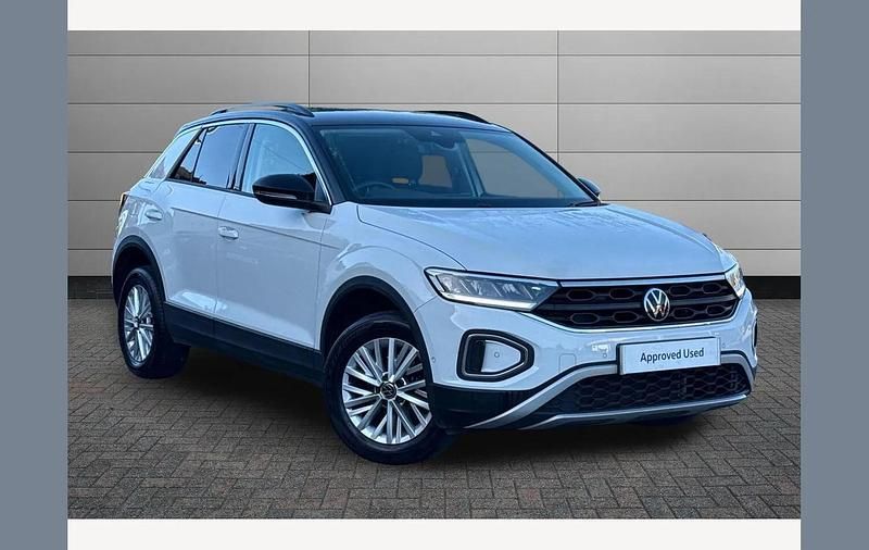 White Used 2023 VW T-Roc Life SUV | £17,499 (Fair price) - Image 1/3