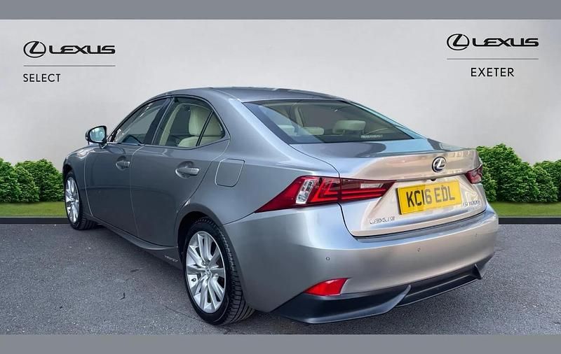 Used Lexus IS300h 223 HP (164 kW) 2016 Sonic titanium Sedan