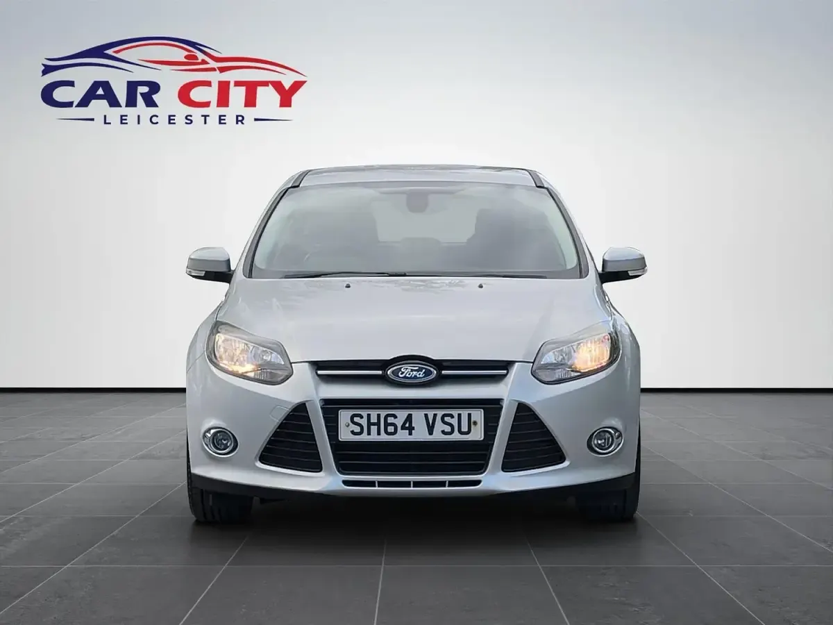 Used Ford Focus Titanium 115 HP (84 kW) 2014 Silver Hatchback