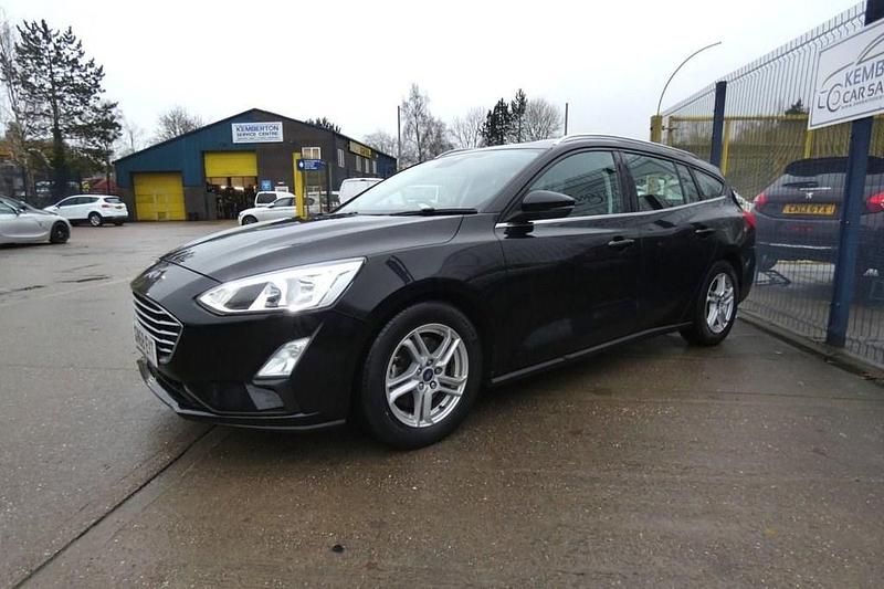 Used Ford Focus Zetec 95 HP (69 kW) 2019 Black Estate