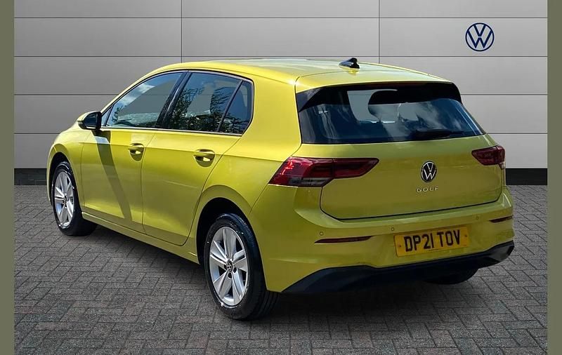 Used VW Golf VIII Life 110 HP (80 kW) 2021 Yellow Hatchback