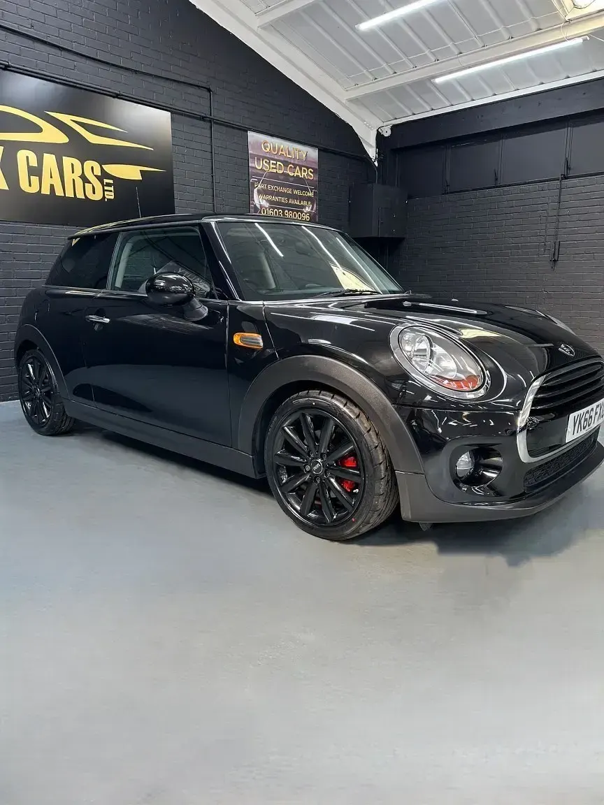 Usado Mini Cooper Hatch 2016 Preto Citadino