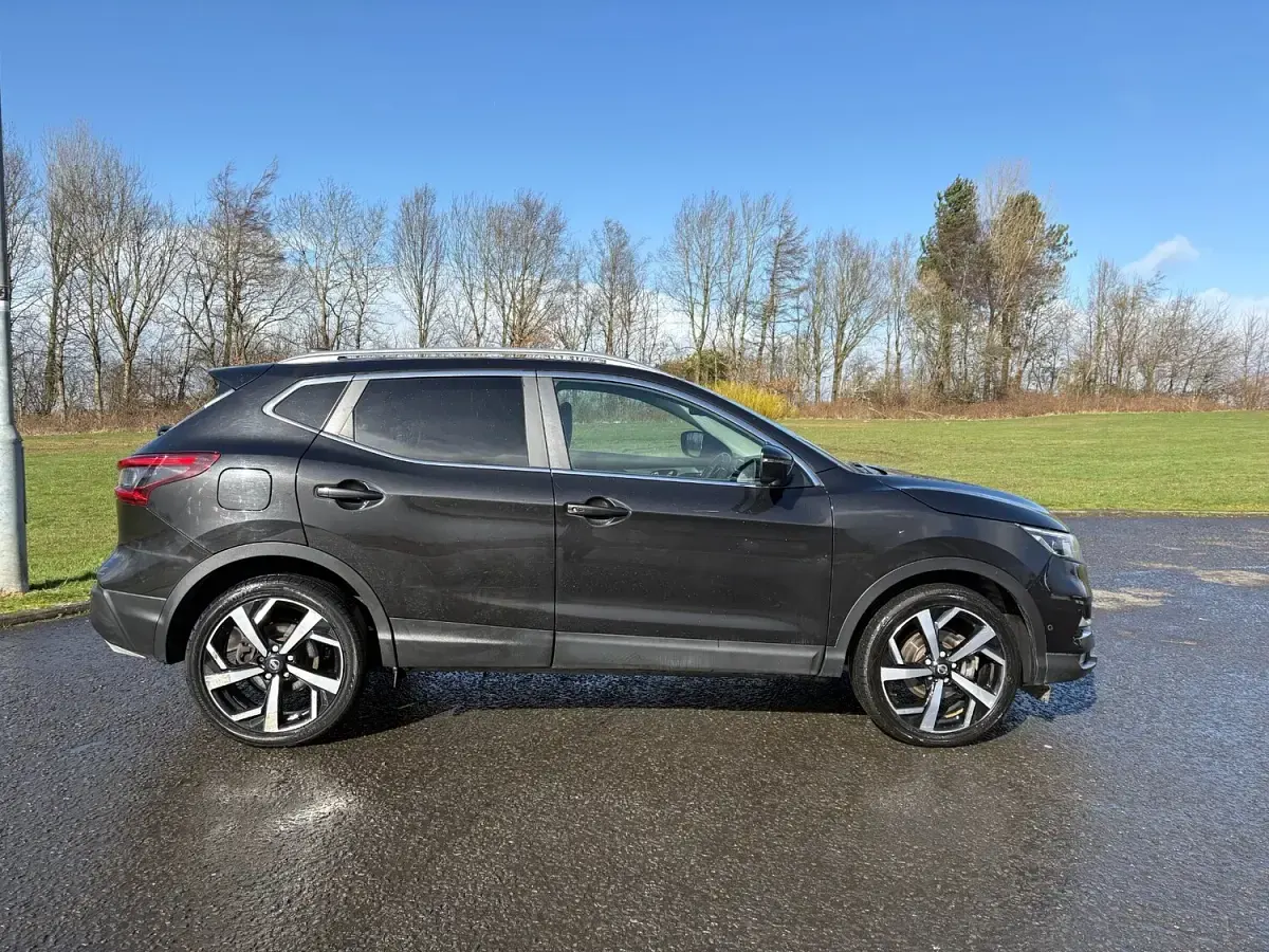 Used Nissan Qashqai Tekna 110 HP (80 kW) 2017 Black SUV