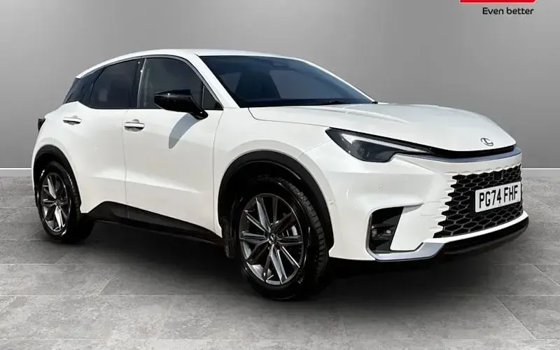 Used Lexus LBX 136 HP (100 kW) 2024 SUV