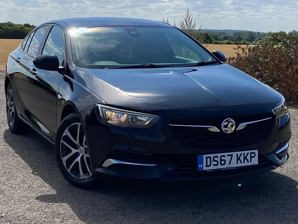 Used Vauxhall Insignia Design Edition 110 HP (80 kW) 2017 Hatchback