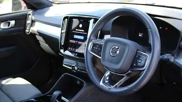 Second-hand Volvo XC40 Plus 163 CP (119 kW) 2024 SUV