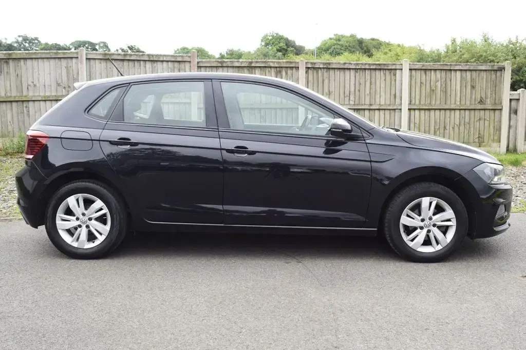 Used VW Polo SE 65 HP (47 kW) 2018 Black Hatchback