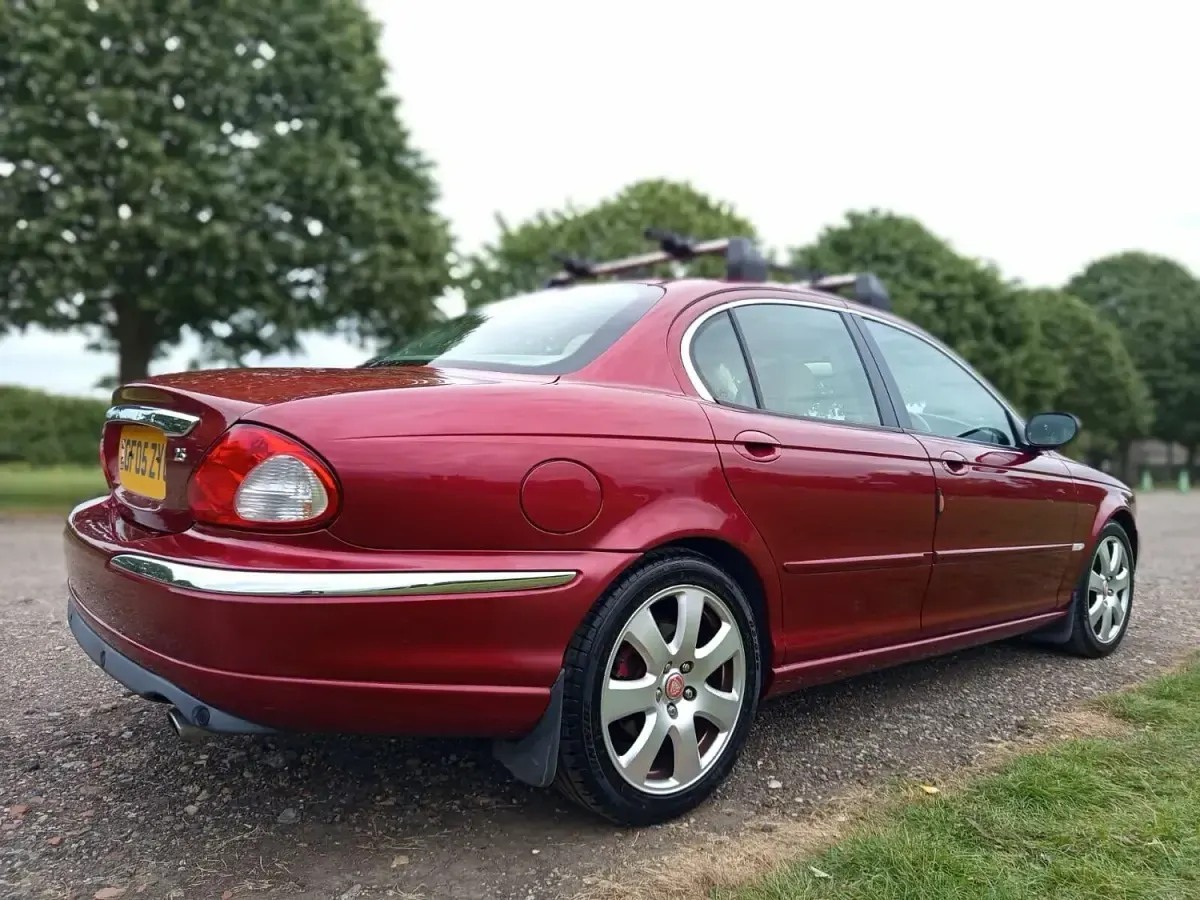 Used Jaguar X-type SE 196 HP (144 kW) 2005 Red Sedan