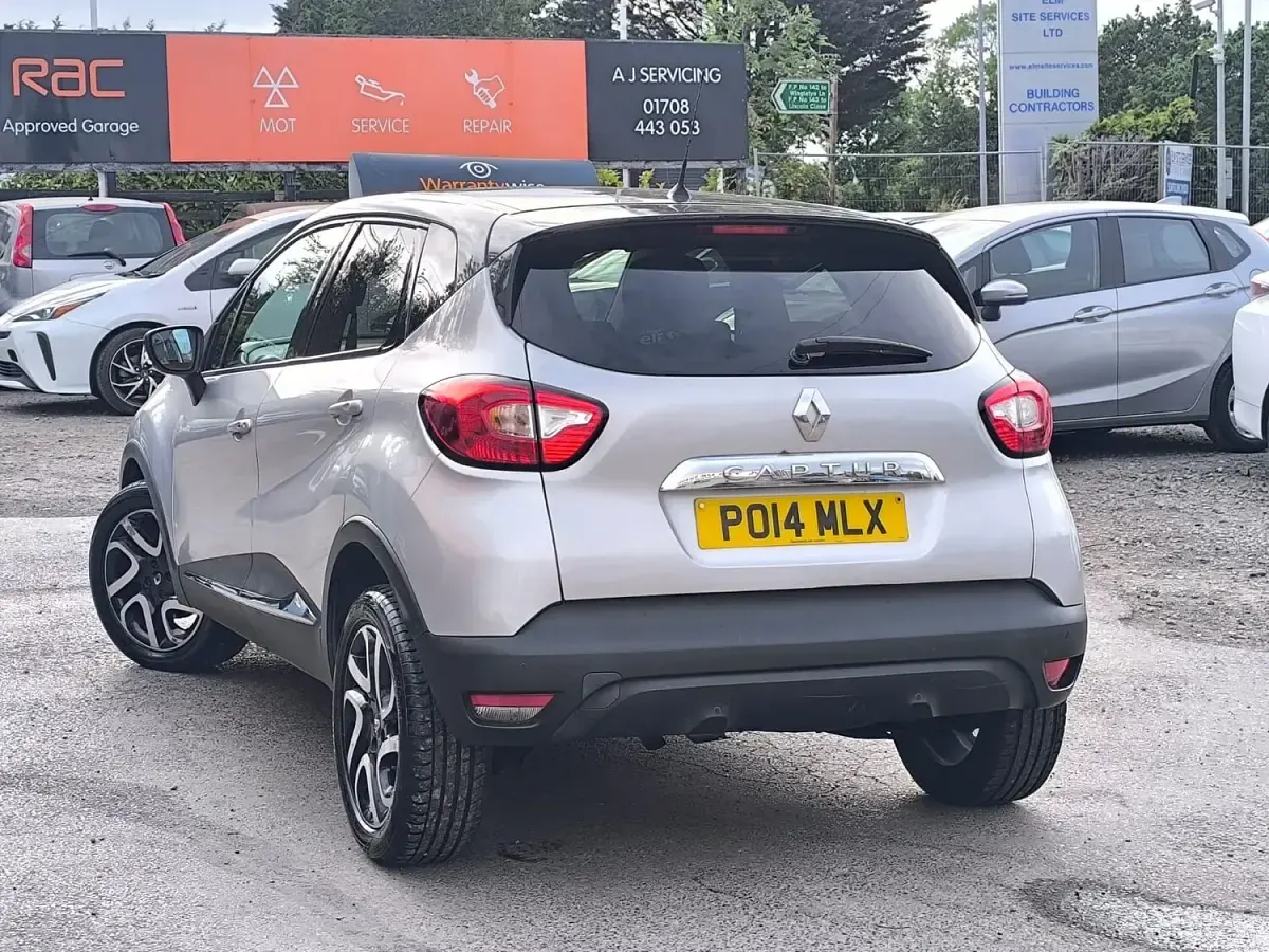 Used Renault Captur Dynamique 90 HP (66 kW) 2014 Silver SUV