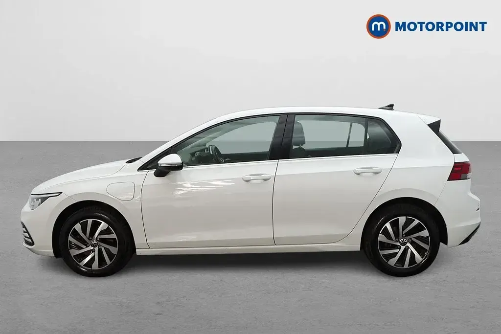 Second-hand VW Golf VIII Style 2022 Alb Hatchback