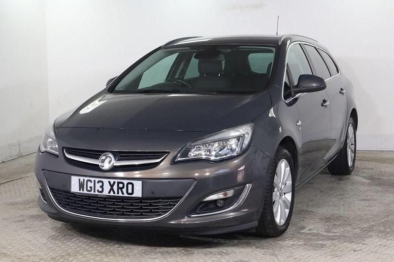 Used Vauxhall Astra S 165 HP (121 kW) 2013 Grey Estate